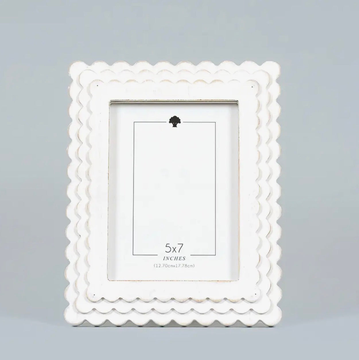 White Wood Scalloped Photo Frame