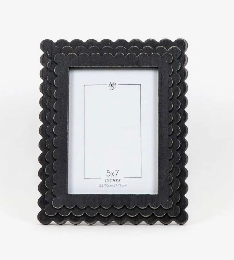 Black Scalloped wood Photo Frame