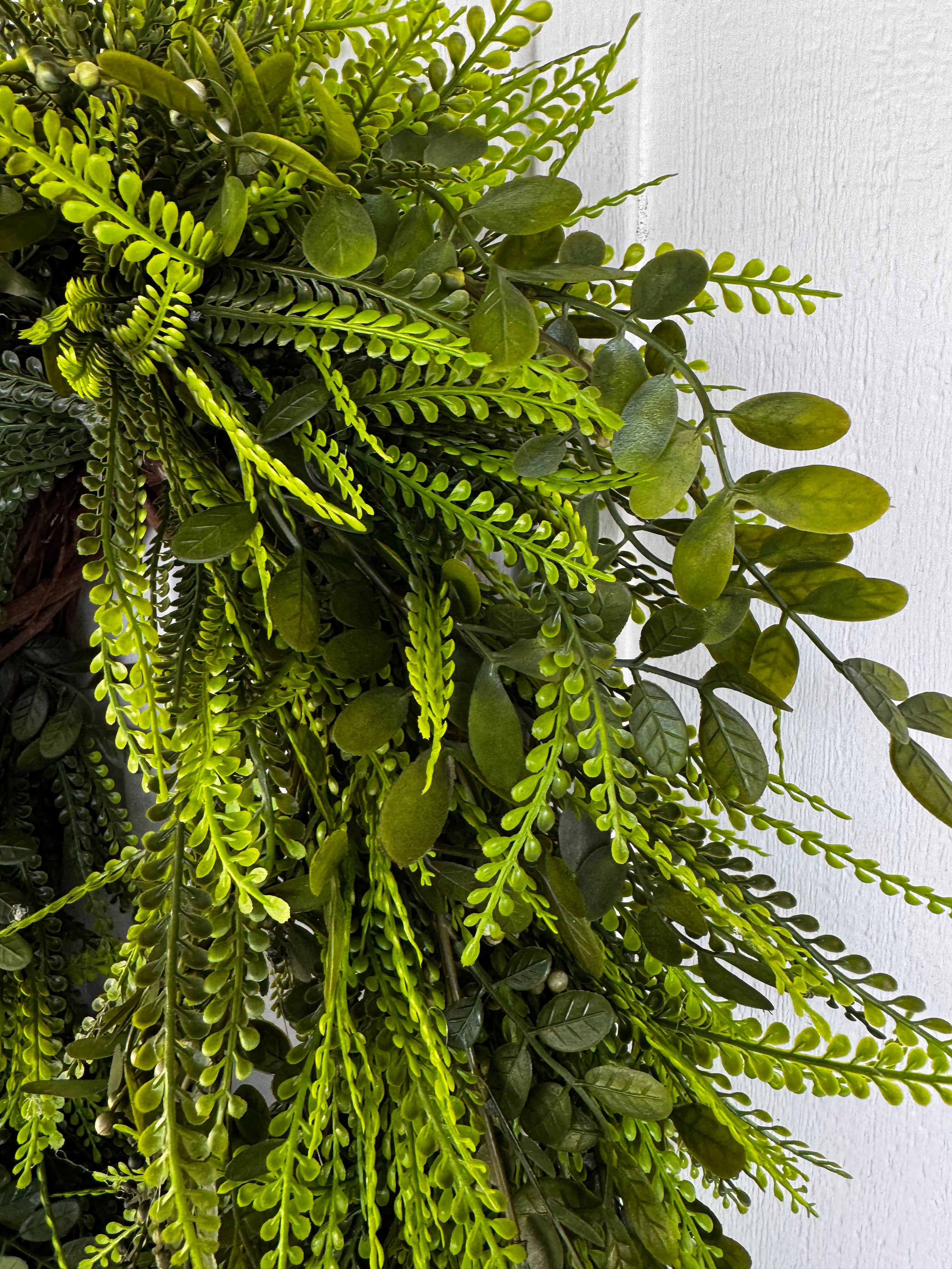 XL Beaded Fern Base with Bold Vine Leafs